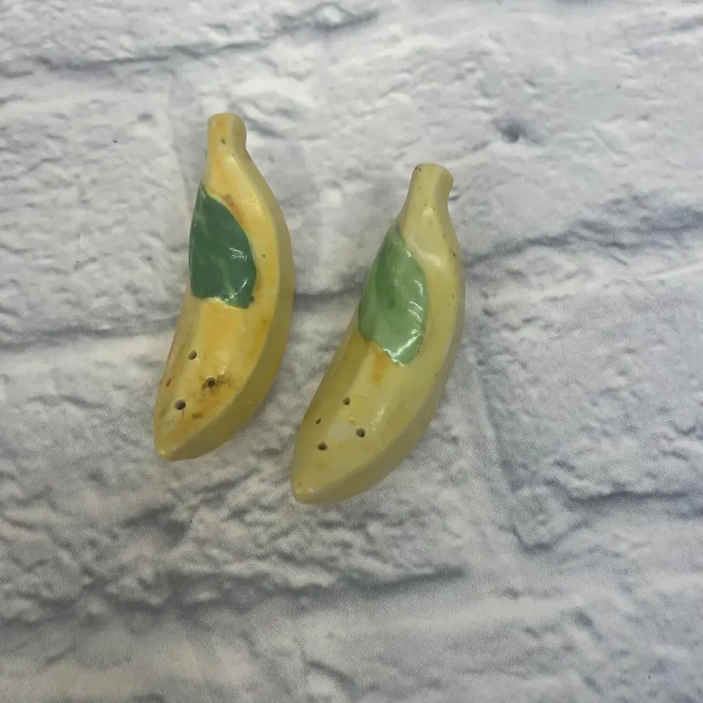 Vintage ceramic bananas